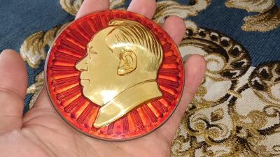 8.4厘米大章毛主席有机像章