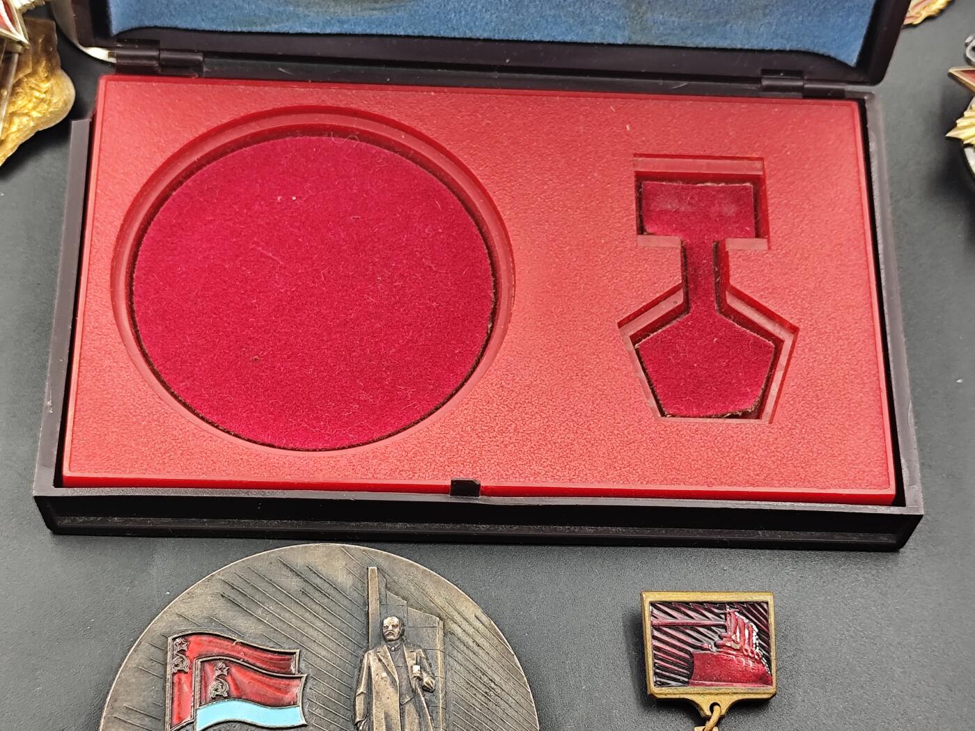 11月13日奖章钱币专场（今晚继续更新） 原盒 乌克兰解放60周年大型纪念章