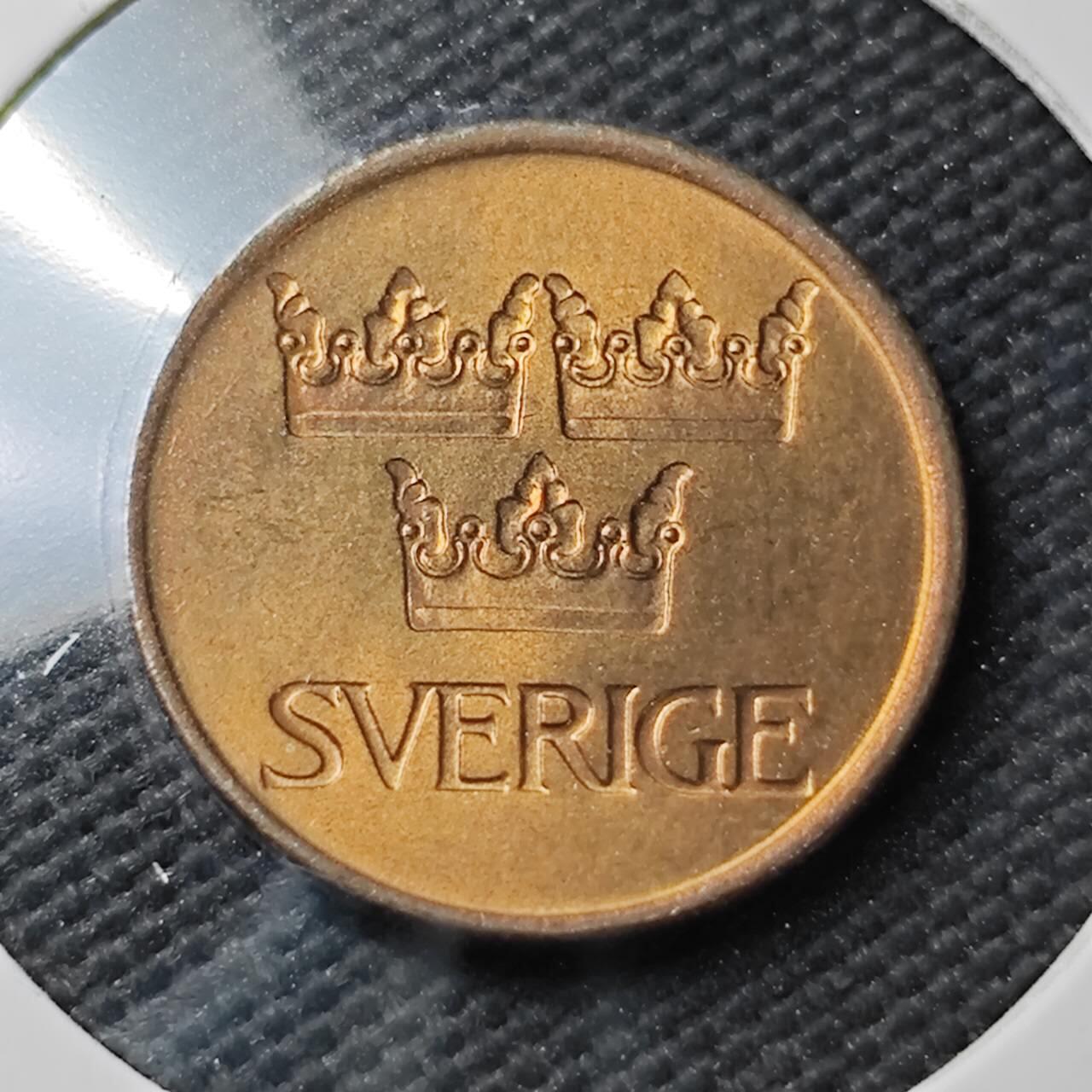 KK钱币收藏小铺  第371场  2月预留时间 周末发货  1973瑞典5欧尔铜币 好品 阴阳面