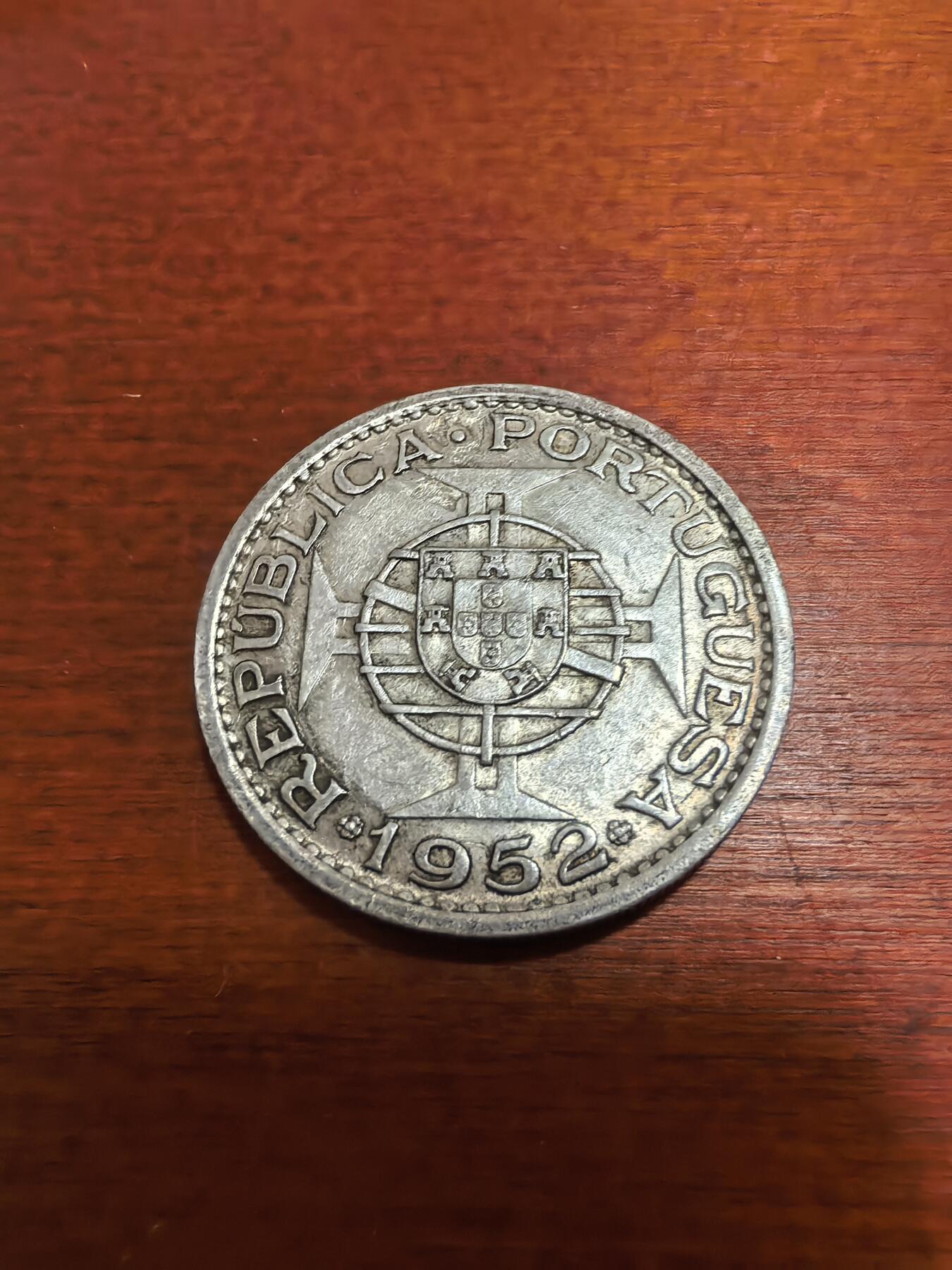 长老汇蛇年精选第七十三场拍卖 1952 澳门5元银币，15克720银