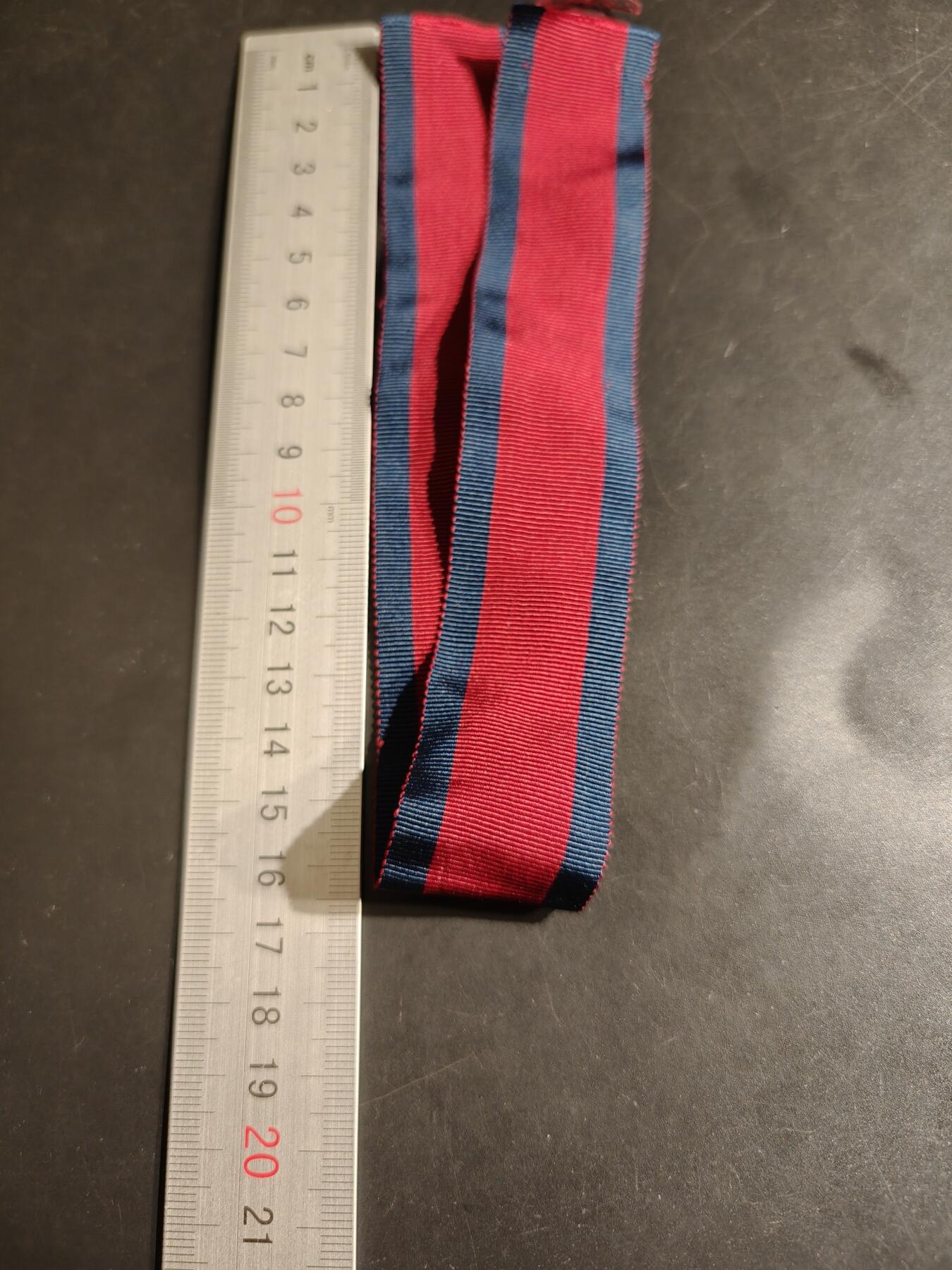 老王徽章第163期 13-15日三场连拍 16日统一发货  13、14日结束后可寄存  英国绶带     33cm