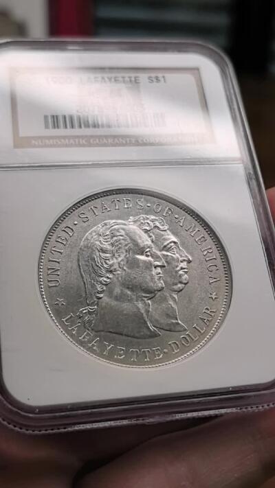 泉海漫舟·凡希社世界钱币微拍第三百十四期 荐！1900美国拉法耶特DOLLAR纪念大银NGC-MS64，美国首枚纪念DOLLAR，浅灰彩粉光，质感一流，光泽温润雅致，兼具艺术与历史价值的二十世纪名誉品种。（附视频）