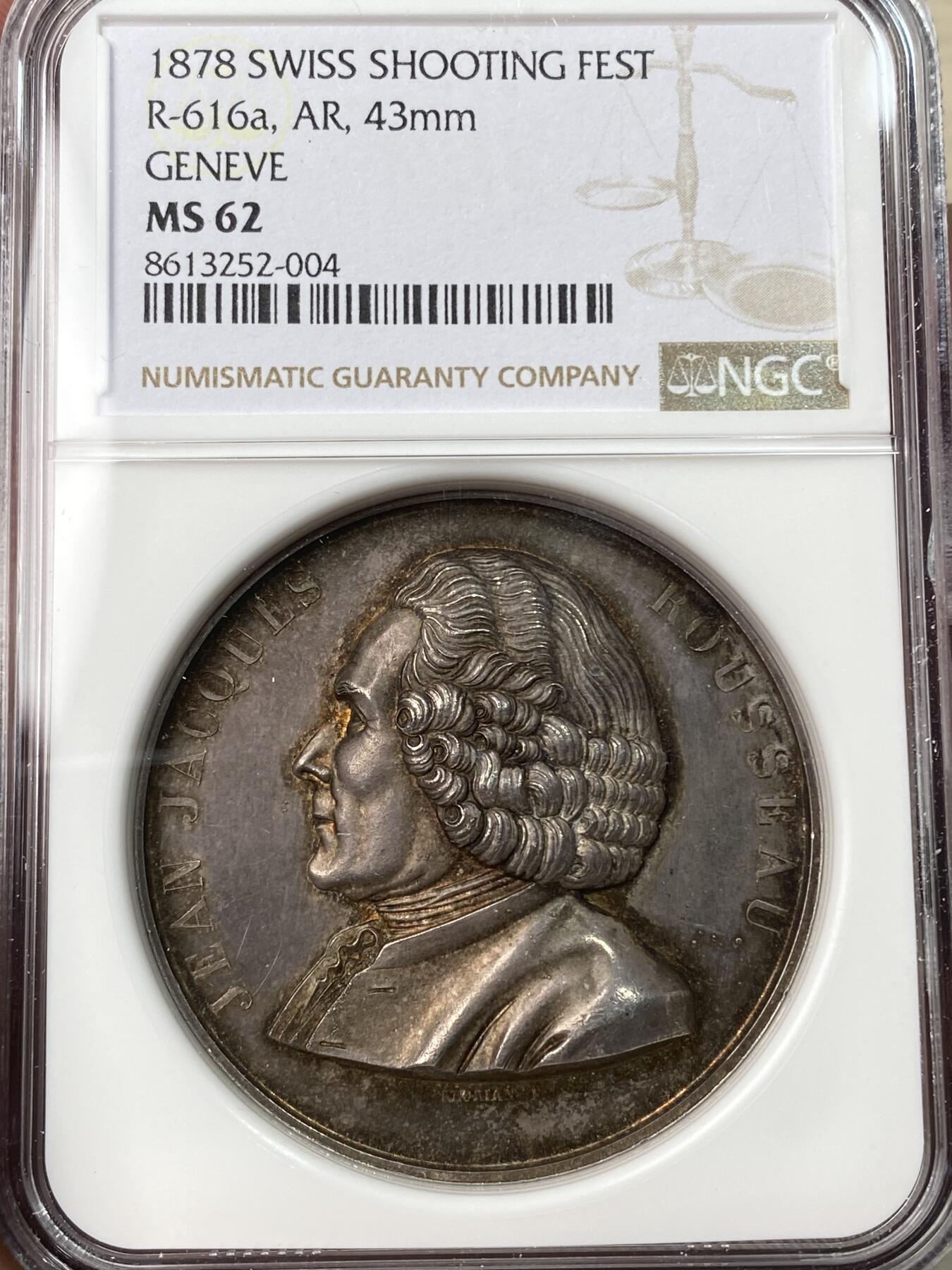 万国钱币拍卖第055期 NGC MS62 1878年瑞士日内瓦士官野战射击协会百年射击赛纪念大银章 43MM 瑞士雄鹰罕见 正面让-雅克·卢梭半身像 卷发刻画极其精细美艳 反面日内瓦卢梭岛景观 缤纷红酒彩包浆极其罕见瑞射罕见名品 大规格厚重高浮雕 NGC唯一亚军 更高分仅一枚