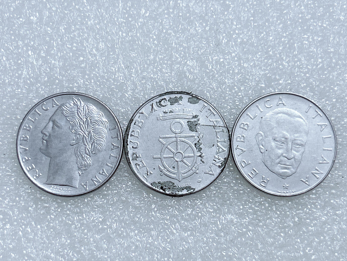 第一海外回流一元起拍收藏 散集专场  第267期 意大利不同版本100里拉不锈钢币 3枚