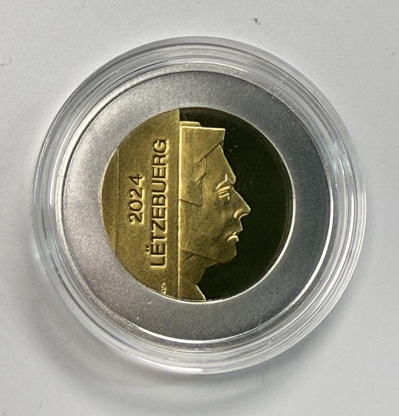 S&S Numismatic世界钱币-拍卖 第115期  卢森堡2024年 卢森堡动植物系列 – 纵纹腹小鸮 5欧元925银+北欧金双色精制纪念币 官方卡币  发行量2000枚