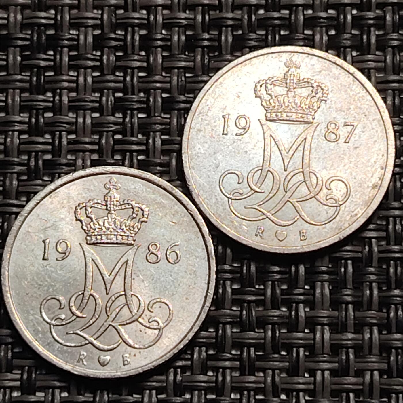 布加迪🐬～世界钱币(上海)🌾第 259 期 /  各国套币和散币 丹麦🇩🇰 1986/1987年 10奥尔 2枚