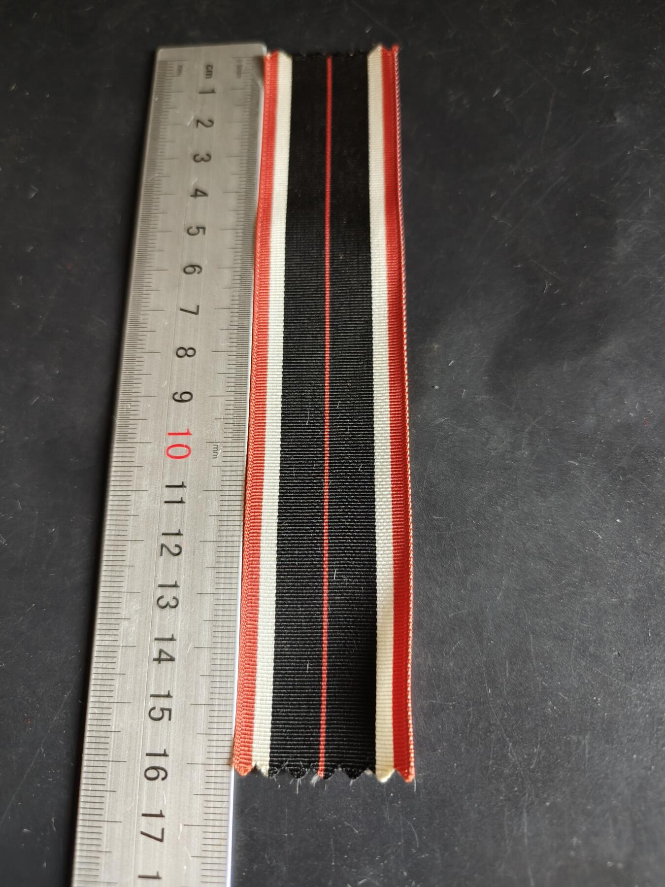 老王徽章第163期 13-15日三场连拍 16日统一发货  13、14日结束后可寄存  德三绶带    16cm