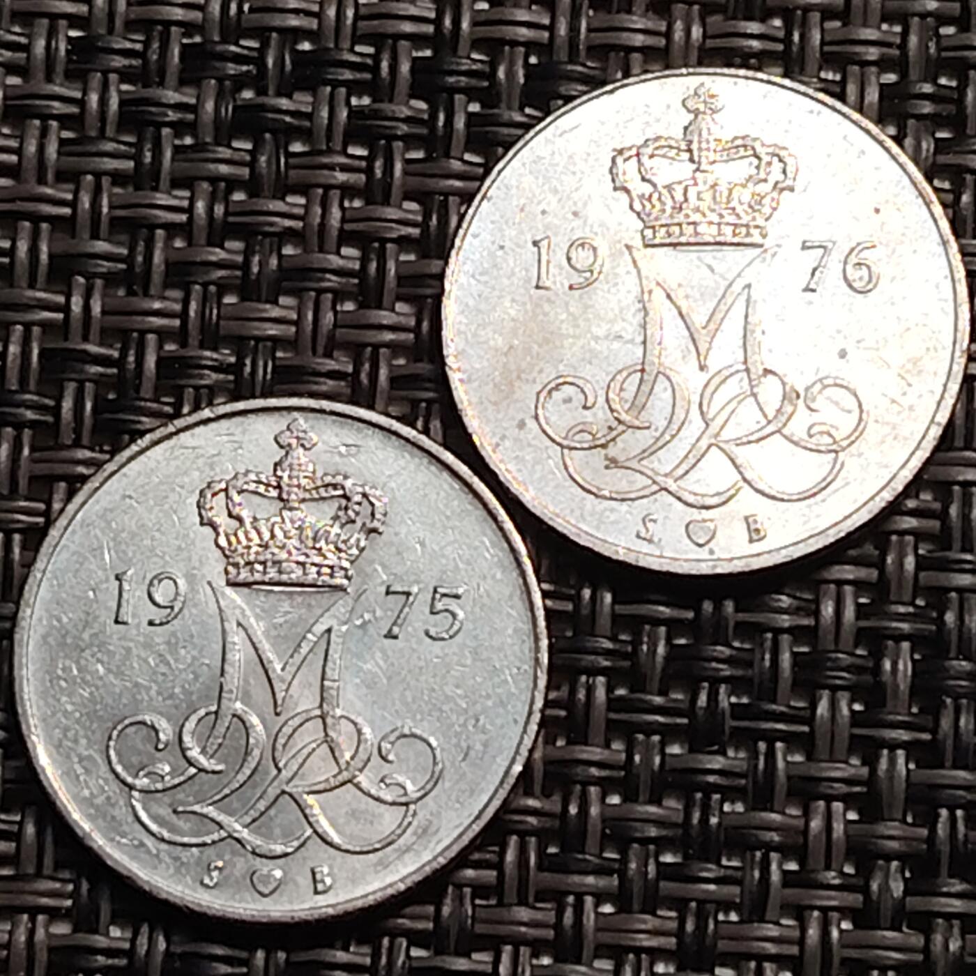 布加迪🐬～世界钱币(上海)🌾第 259 期 /  各国套币和散币 丹麦🇩🇰 1975/1976年 10奥尔 2枚