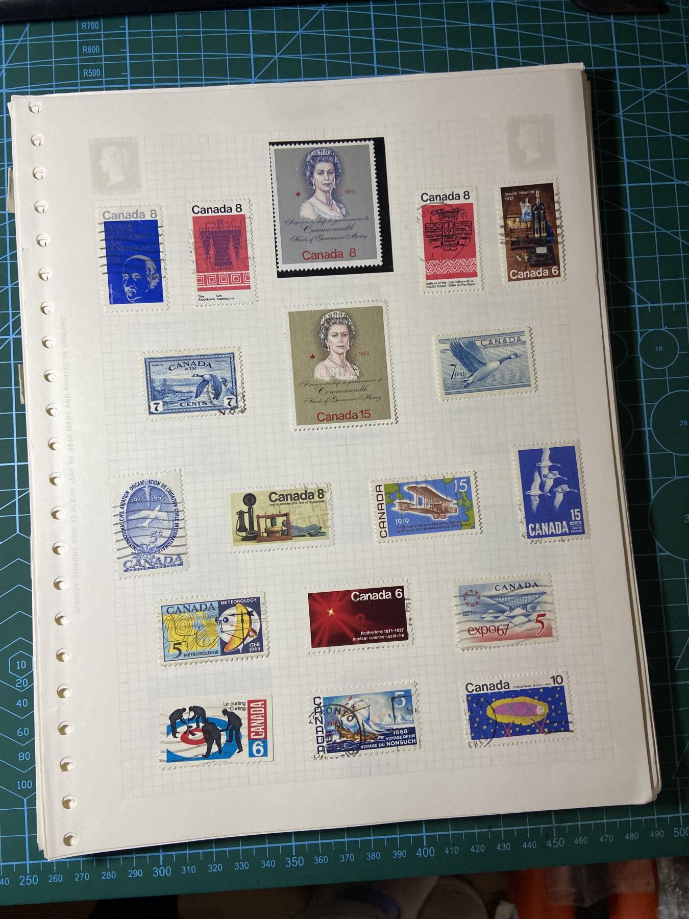 2025年第一百二十九场(总第一百五十五场）外国邮票、散币场(免佣金) 外国老藏家–集邮套册48页(含大量外国老邮票)