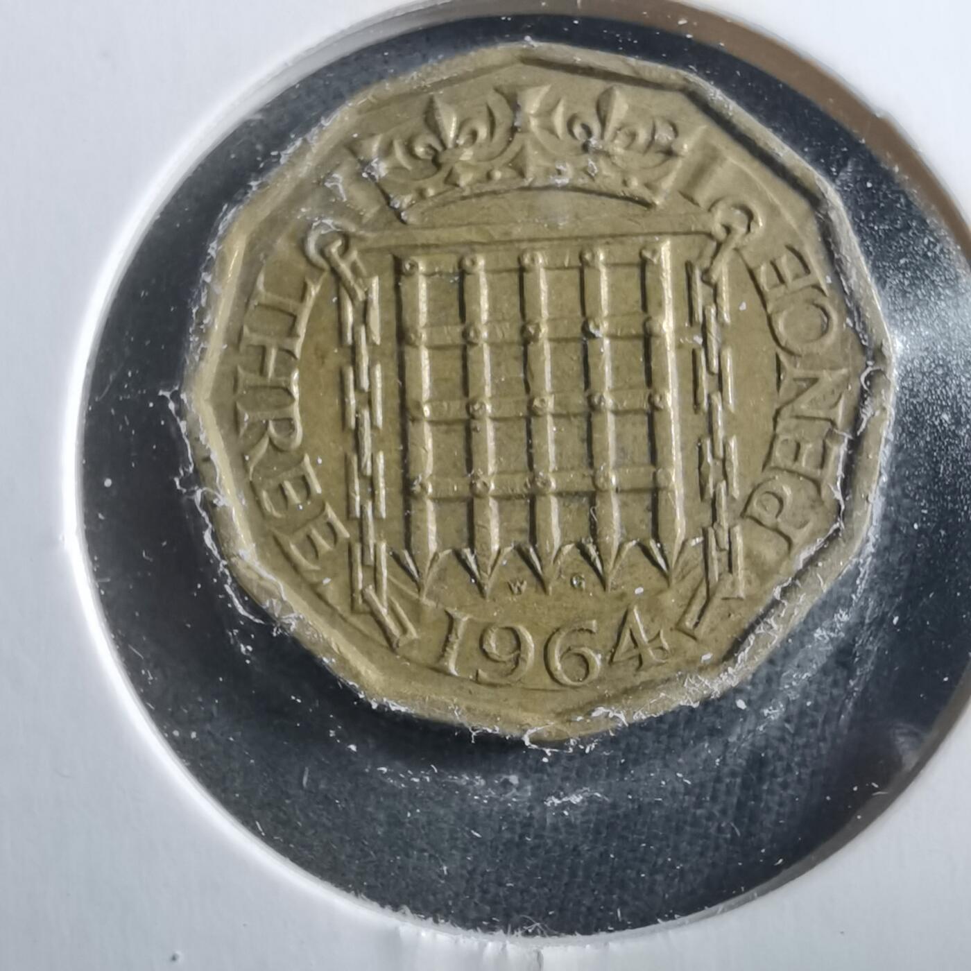 沼泽如烟--第906场 英国1964年3便士