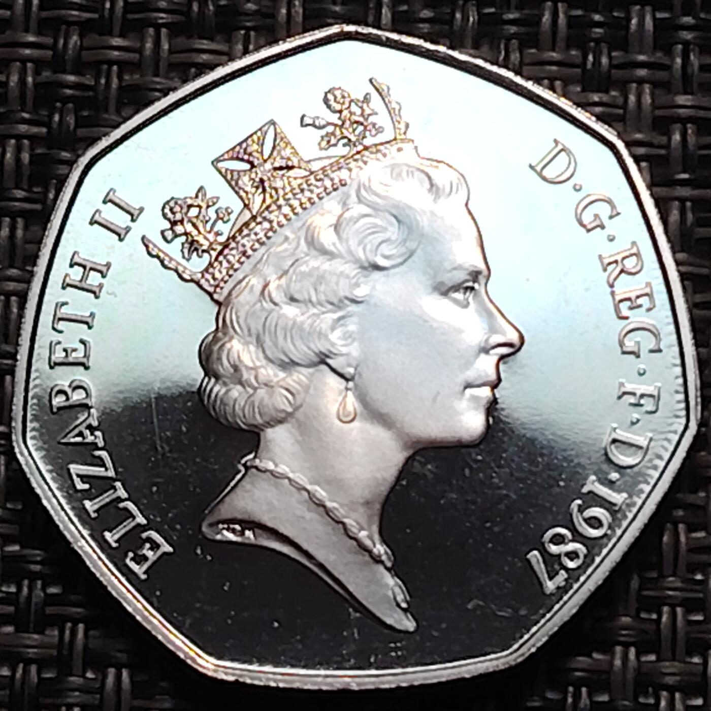 布加迪🐬～世界钱币(上海)🌾第 259 期 /  各国套币和散币 英国🇬🇧 1987年 50便士精致币