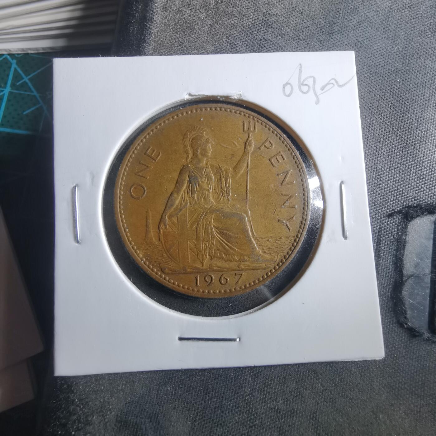 沼泽如烟--第906场 英国1967年1便士