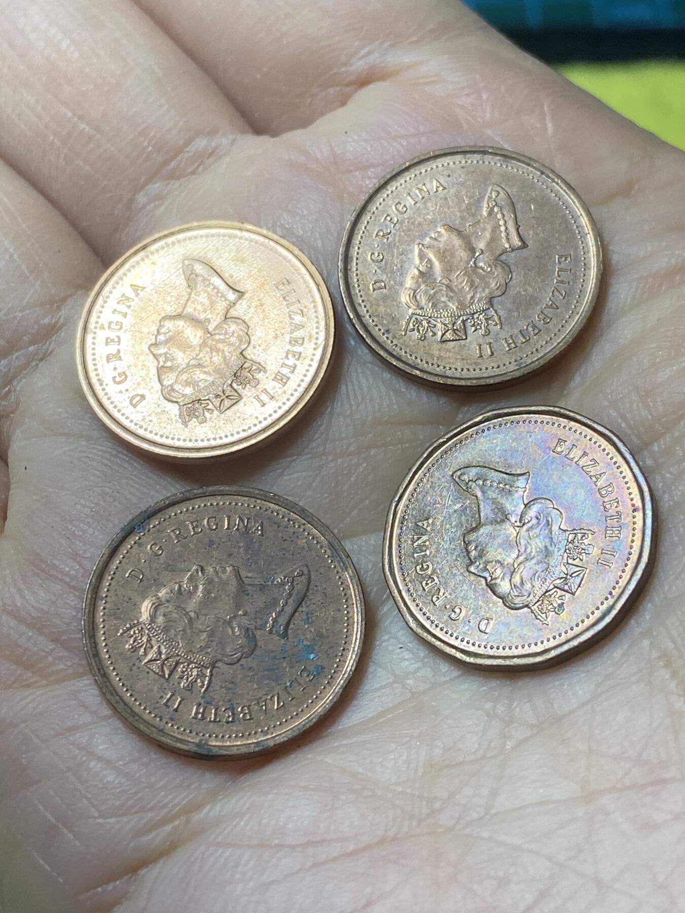 2025年第一百二十九场(总第一百五十五场）外国邮票、散币场(免佣金) 加拿大🇨🇦1分4枚：1995年(伊丽莎白二世中年高冠第一版，无磁版)，98年99年(伊丽莎白二世中年高冠第二版，有磁版))