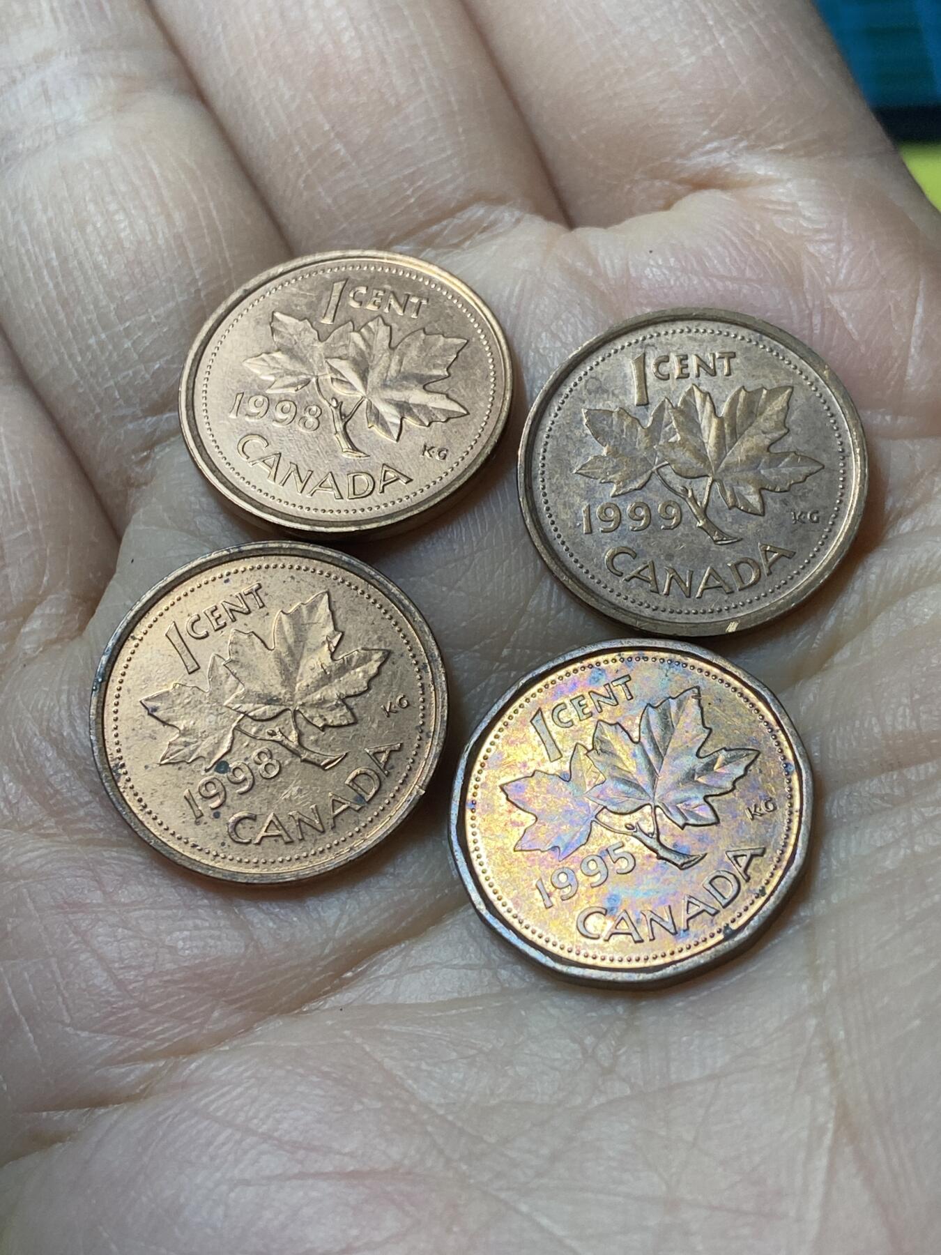 2025年第一百二十九场(总第一百五十五场）外国邮票、散币场(免佣金) 加拿大🇨🇦1分4枚：1995年(伊丽莎白二世中年高冠第一版，无磁版)，98年99年(伊丽莎白二世中年高冠第二版，有磁版))
