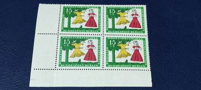德国邮票专场，都是四方联 - 德国邮票四方连，1965年发行，西柏林邮票  格林 童话—灰姑娘，套票之一，品相如图