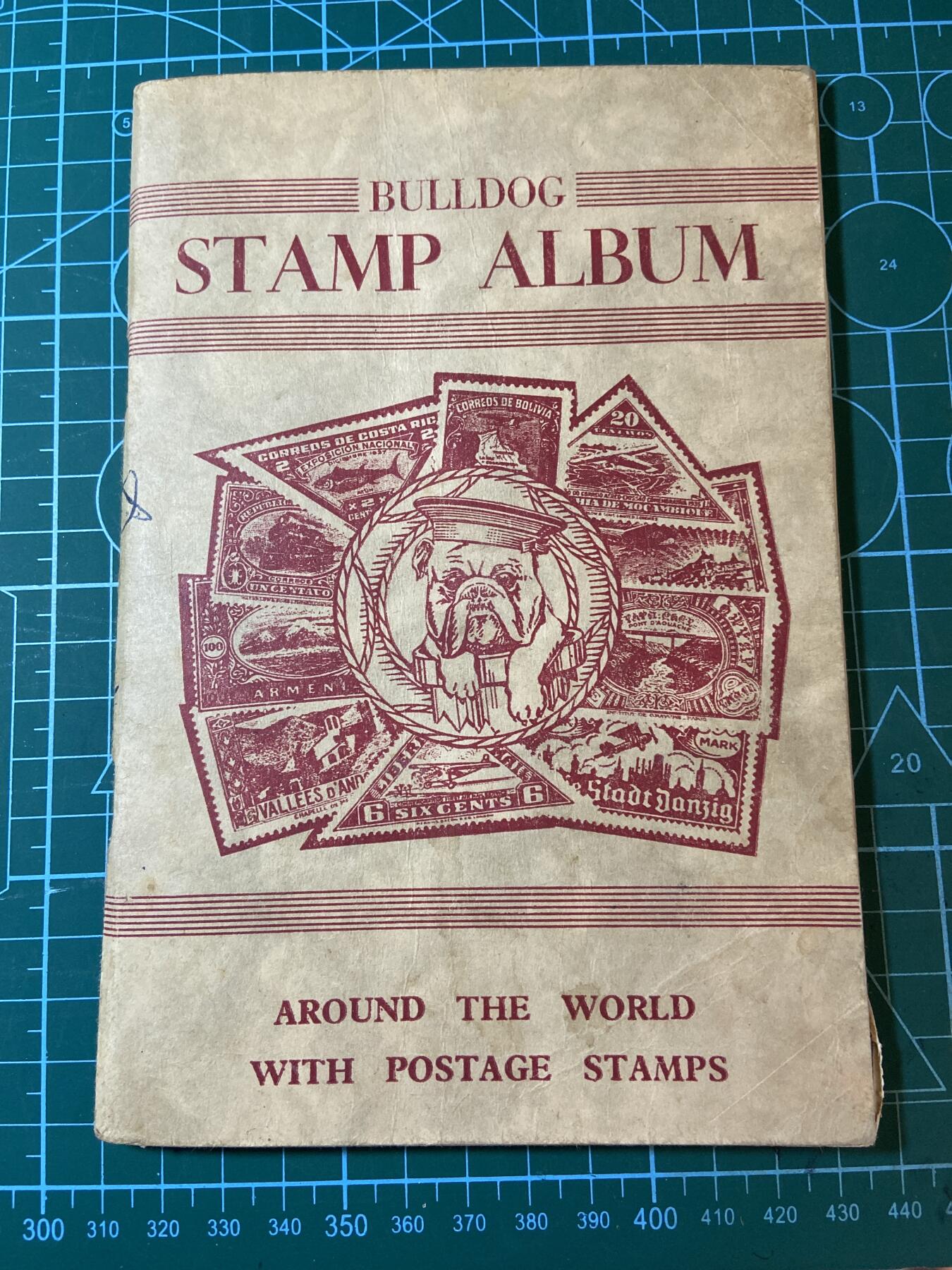 2025年第一百二十九场(总第一百五十五场）外国邮票、散币场(免佣金) 集邮册1本