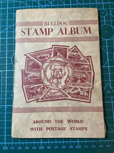 2025年第一百二十九场(总第一百五十五场）外国邮票、散币场(免佣金) - 集邮册1本