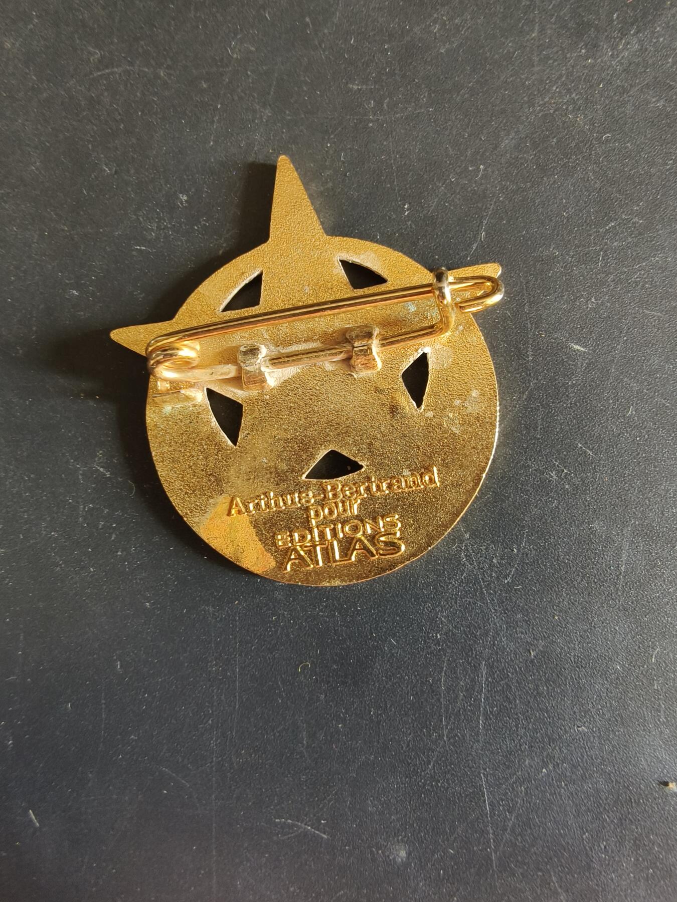 老王徽章第163期 13-15日三场连拍 16日统一发货  13、14日结束后可寄存 法国证章