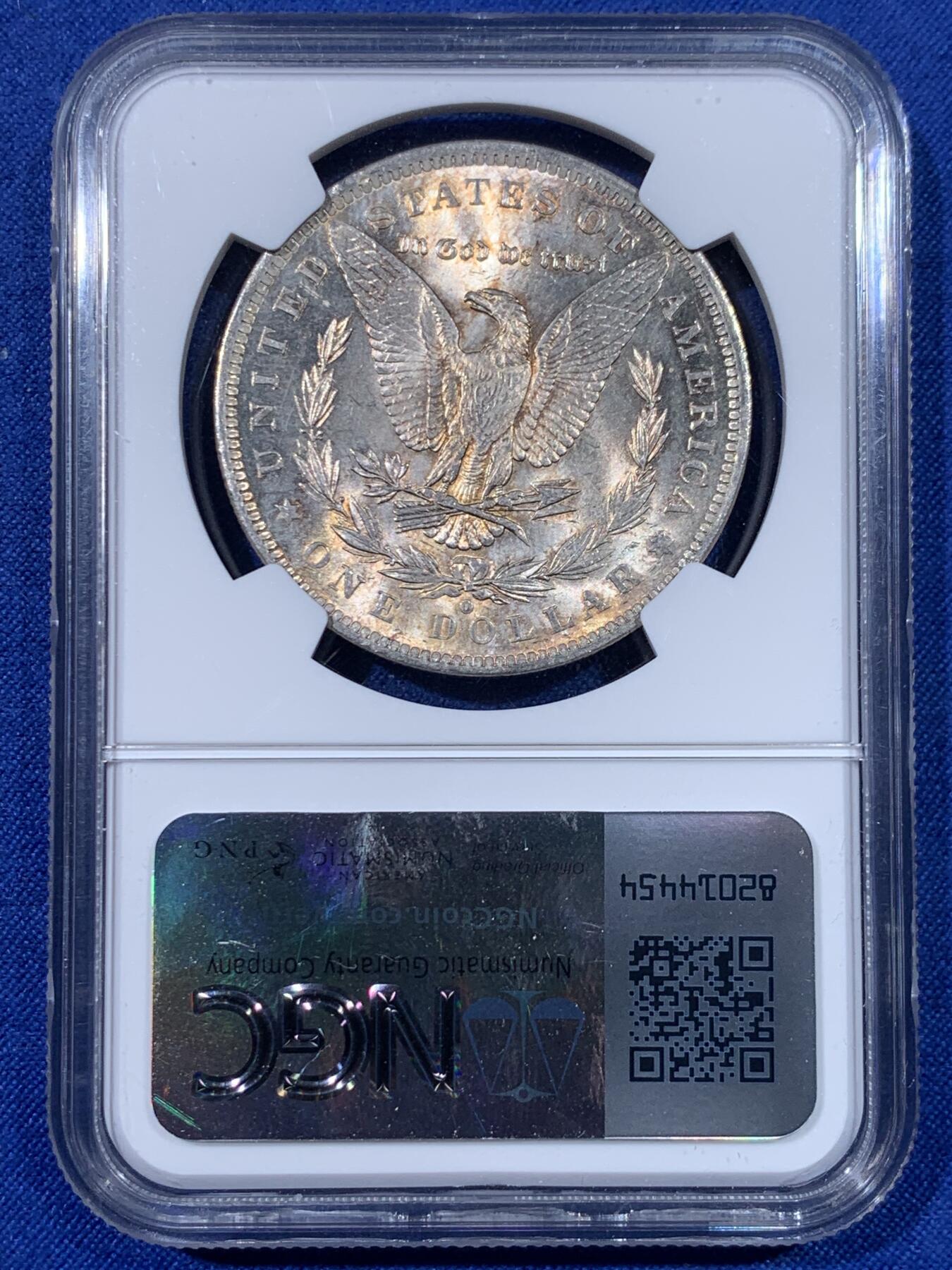 《竞宝斋》第438场 周日，周一，周二 3场连拍 （全场包邮） NGC MS62 美国1884年摩根1美元银币 边缘环彩 包浆很不错 银价高涨 通货裸币逼近300 62分算是超值的选择!