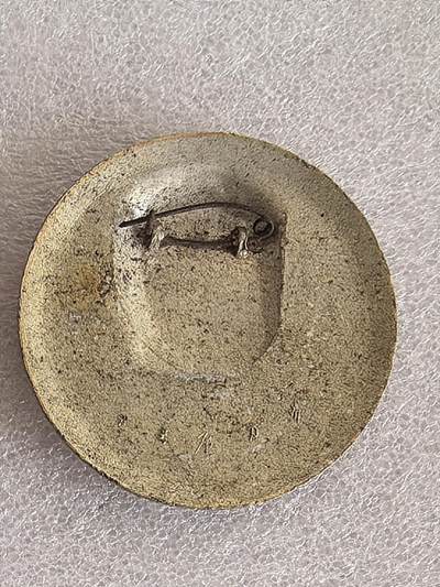 综合藏品场.喜欢出价就得！无套路无托.诚信惠友交友！自动快拍. 毛主席像章直径约56MM保真包老.编号280009