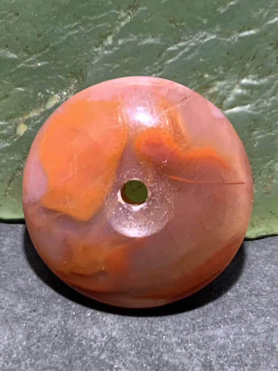 红白荔枝冻川料红玛瑙平安扣一个，