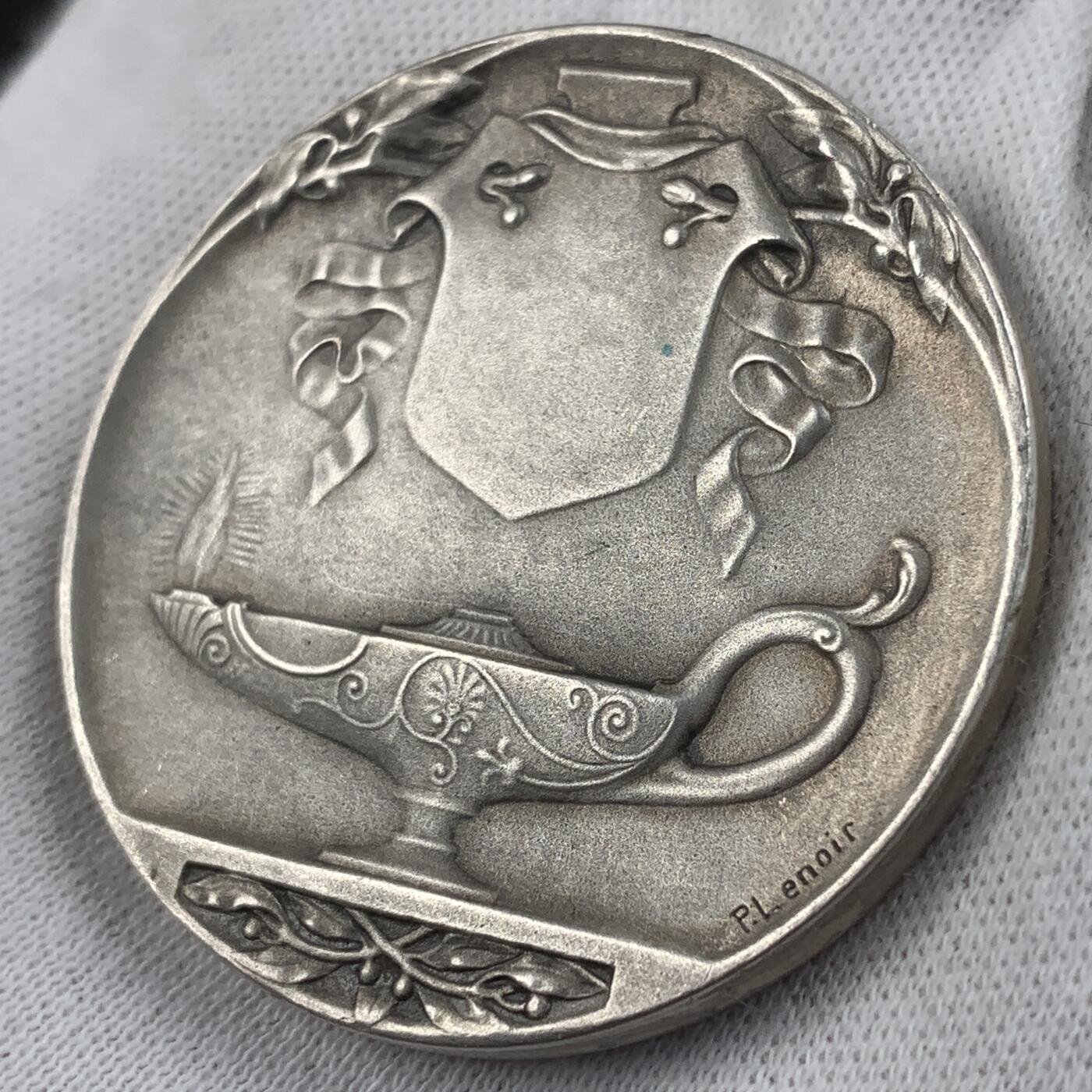 掌中浮雕-藏着的欧洲第042场 法国学习的少女镀银铜章， 41mm ,Lenoir雕刻