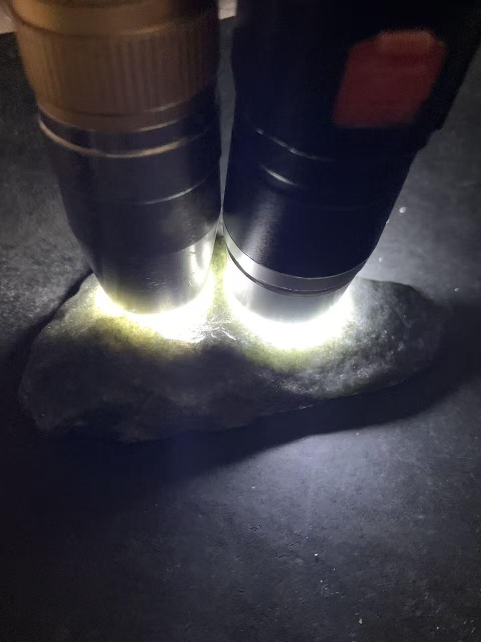 新疆戈壁风化纹和田玉青花玉原石一颗，，，