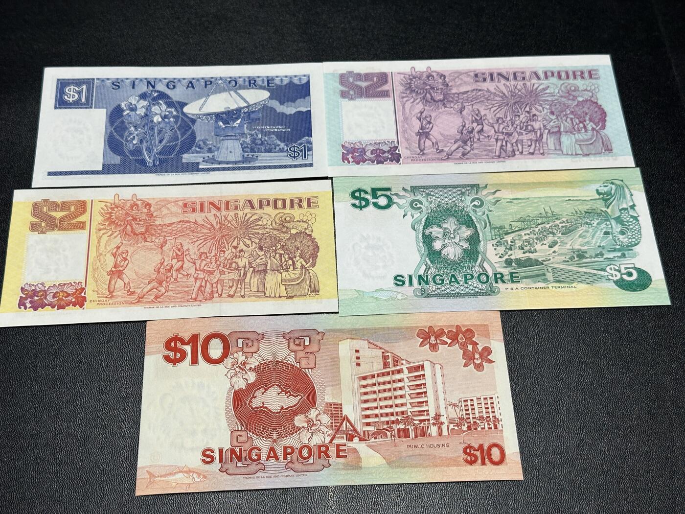 《外钞收藏家》第五百八十五期（精品场）（本平台长期征集拍品、欢迎藏友们联系合作）