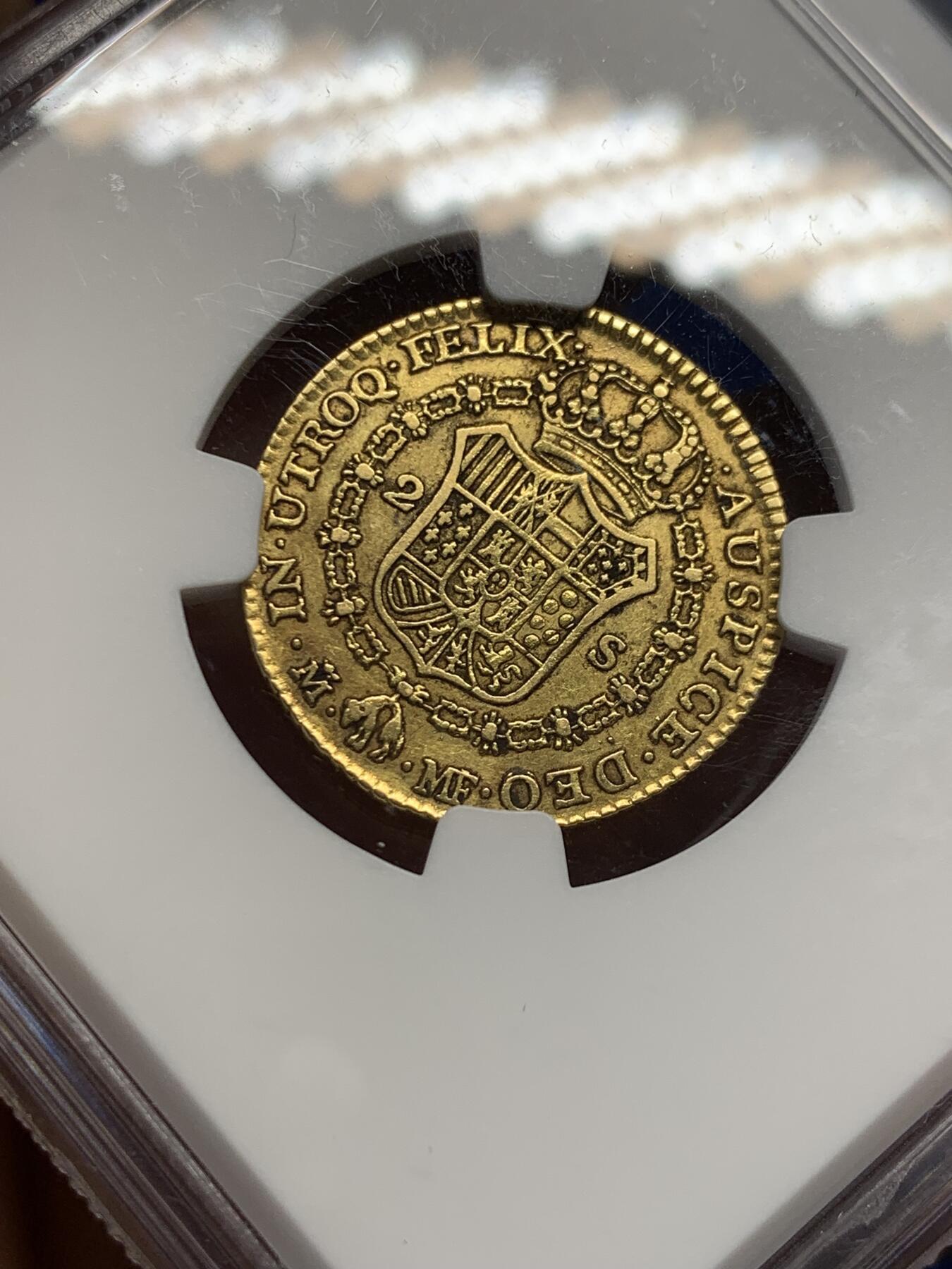 《竞宝斋》第438场 周日，周一，周二 3场连拍 （全场包邮） NGC XF45 西班牙1793/2年卡洛斯四世 2埃斯库多金币 骑字版 6.77克 875金 细节不错