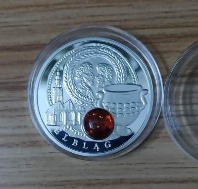 第181期拍卖 - 纽埃2011年，琥珀之路系列-埃尔布隆格(波兰). 镶嵌3D立体大颗粒琥珀、精制纪念银币. 盒证全. 实物更漂亮. 国外售价129美元