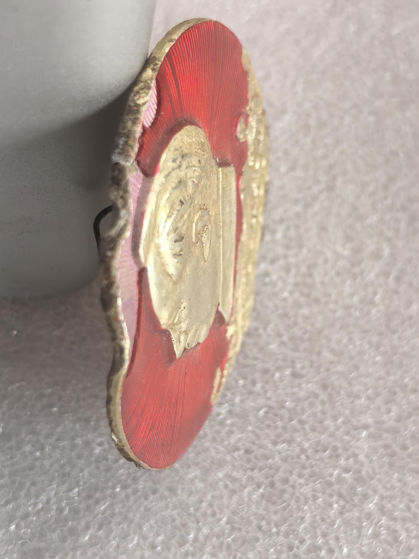 红色像章专场.包老包真.文革时期.实图拍摄.特价惠友 毛主席像章直径约50MM保真包老编号280012.