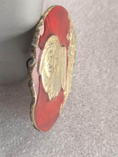 综合藏品场.喜欢出价就得！无套路无托.诚信惠友交友！自动快拍. 毛主席像章直径约50MM保真包老编号280012.