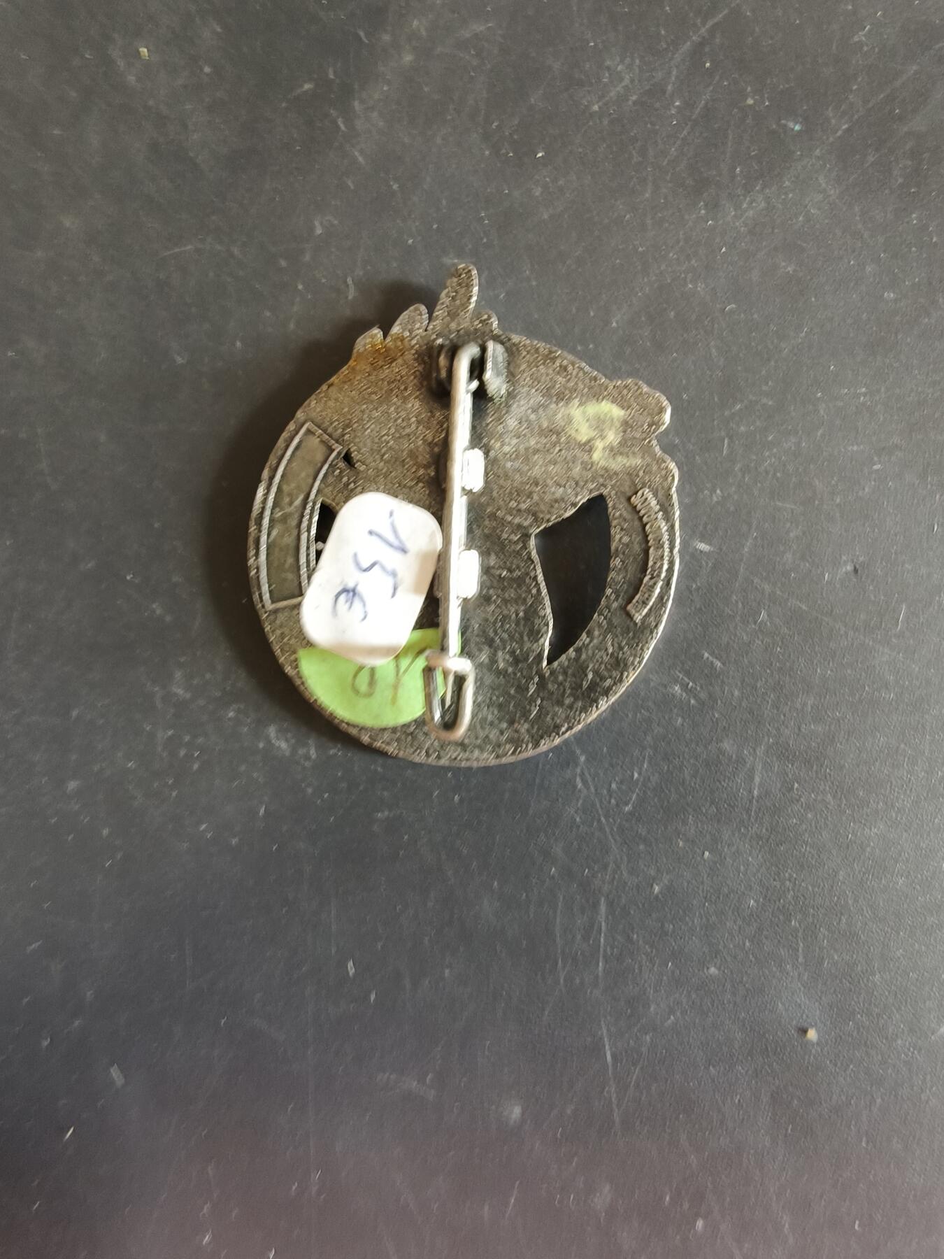 老王徽章第163期 13-15日三场连拍 16日统一发货  13、14日结束后可寄存 法国证章