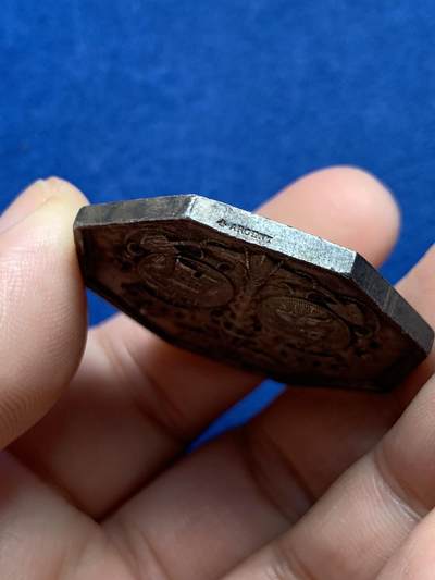 《竞宝斋》第438场 周日，周一，周二 3场连拍 （全场包邮） 1862年法国巴黎蒸汽船公司在诺曼底港口的银质通行证 正面是勒阿弗尔和翁夫勒的徽章 1882年使用 25.6克 37.6mm 蜜蜂银标