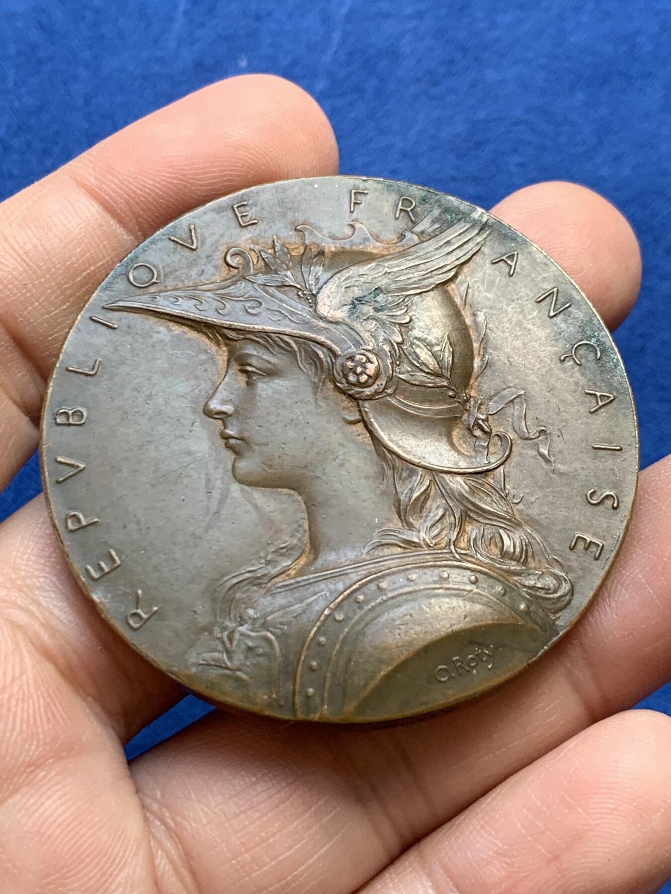 《竞宝斋》第438场 周日，周一，周二 3场连拍 （全场包邮） 两枚一组 名家罗蒂作 戎装玛丽安娜女神铜章 总重约120.5克 51.1mm