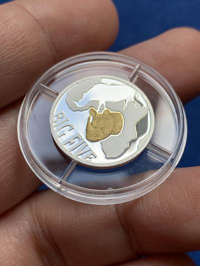 《竞宝斋》第438场 周日，周一，周二 3场连拍 （全场包邮） 少见 刚果2013年10法郎部分镀金精制银币 非洲五霸-犀牛 1/10盎司999银 发行量3000枚仅在套币中发行