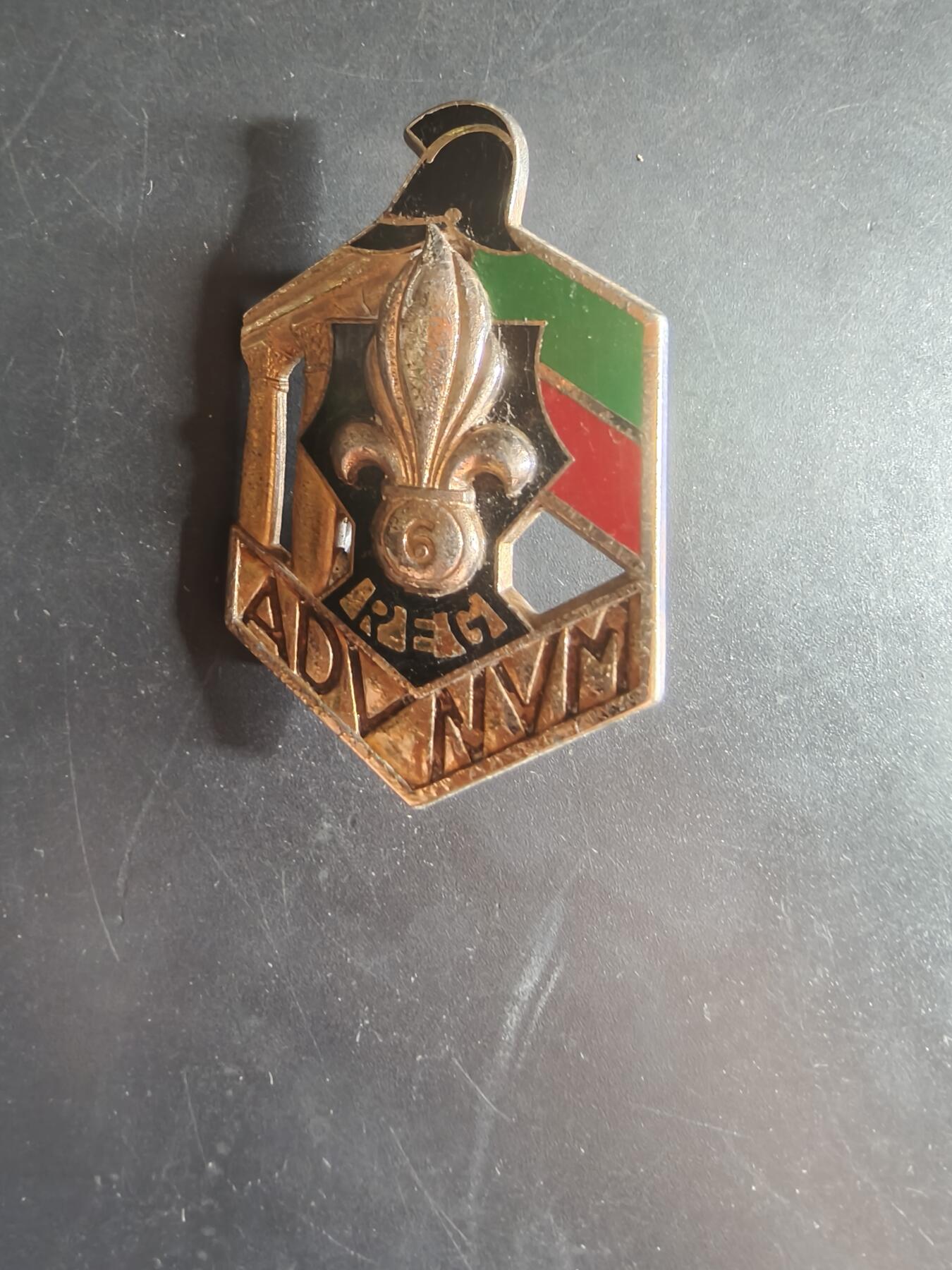 老王徽章第163期 13-15日三场连拍 16日统一发货  13、14日结束后可寄存 法国证章