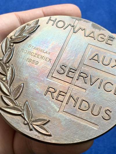 《竞宝斋》第438场 周日，周一，周二 3场连拍 （全场包邮） 法国1959年洛林斯凯尔特纪念超大铜章，正面狮子与鹰元素融合，带丰饶角边铭，尺寸巨大厚重压手，直径81mm，重量232.6g，状态极品带盒。