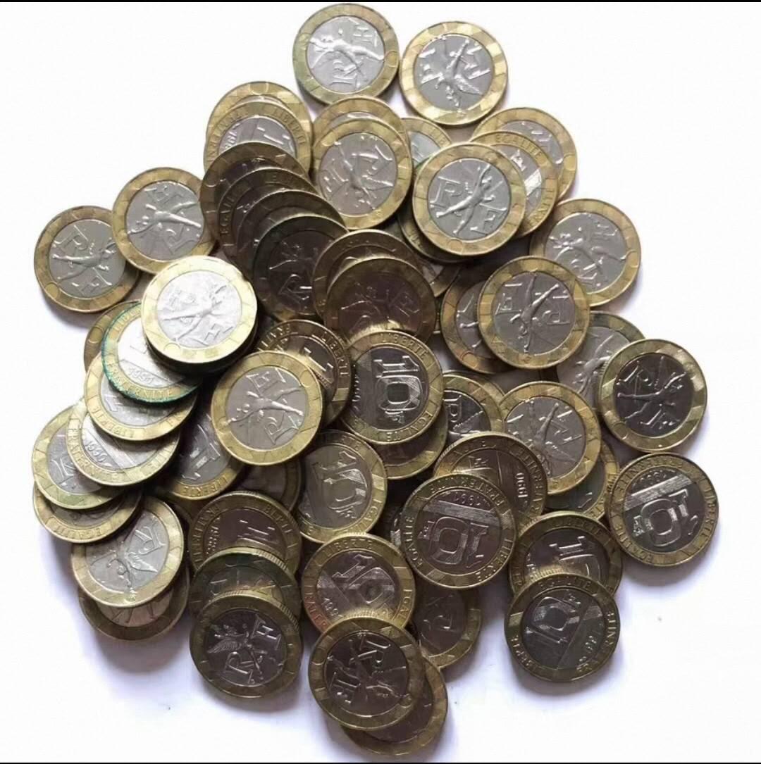 新到法国双色币10法郎，标价为单价