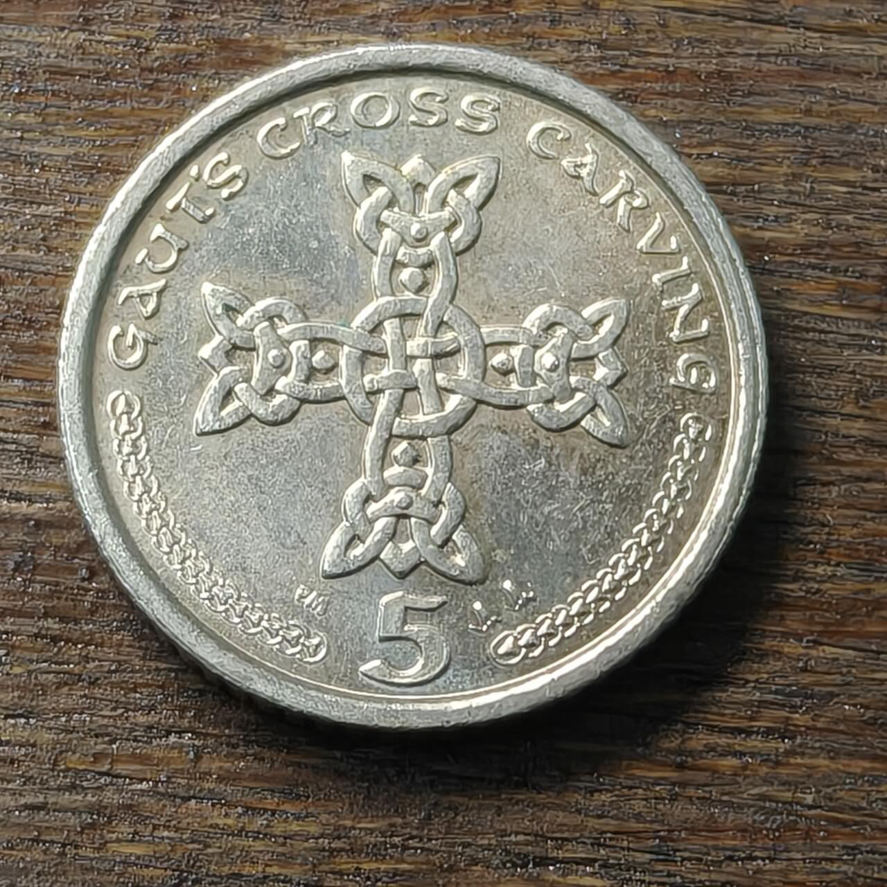 【铜匠收藏】★第132场★散币场，无佣金，30包邮。不满30元，支付5元运费。《接受代拍 代送NGC评级》 英属马恩岛 2001年 5便士 铜镍币 伊丽莎白二世 凯尔特十字架