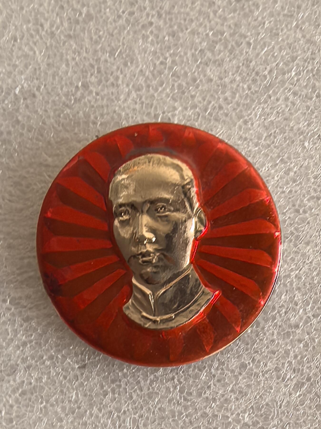 红色像章专场.包老包真.文革时期.实图拍摄.特价惠友