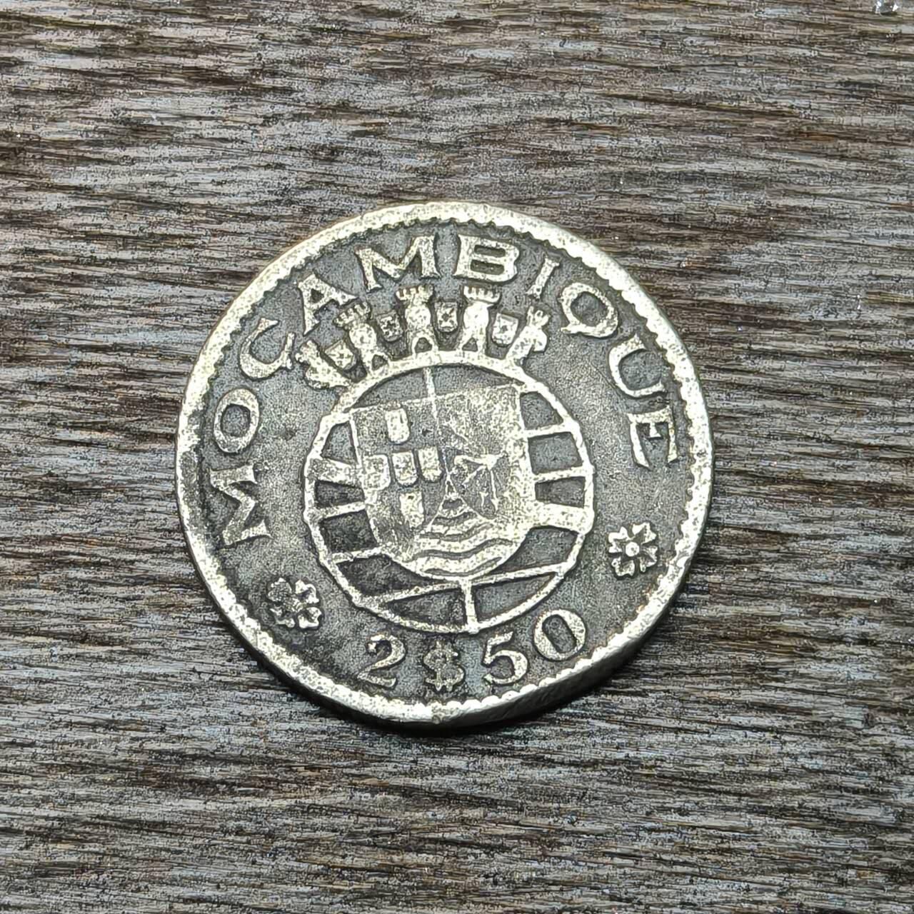 【铜匠收藏】★第132场★散币场，无佣金，30包邮。不满30元，支付5元运费。《接受代拍 代送NGC评级》 葡属莫桑别克 1954年 2.5埃斯库多（边缘磨损）