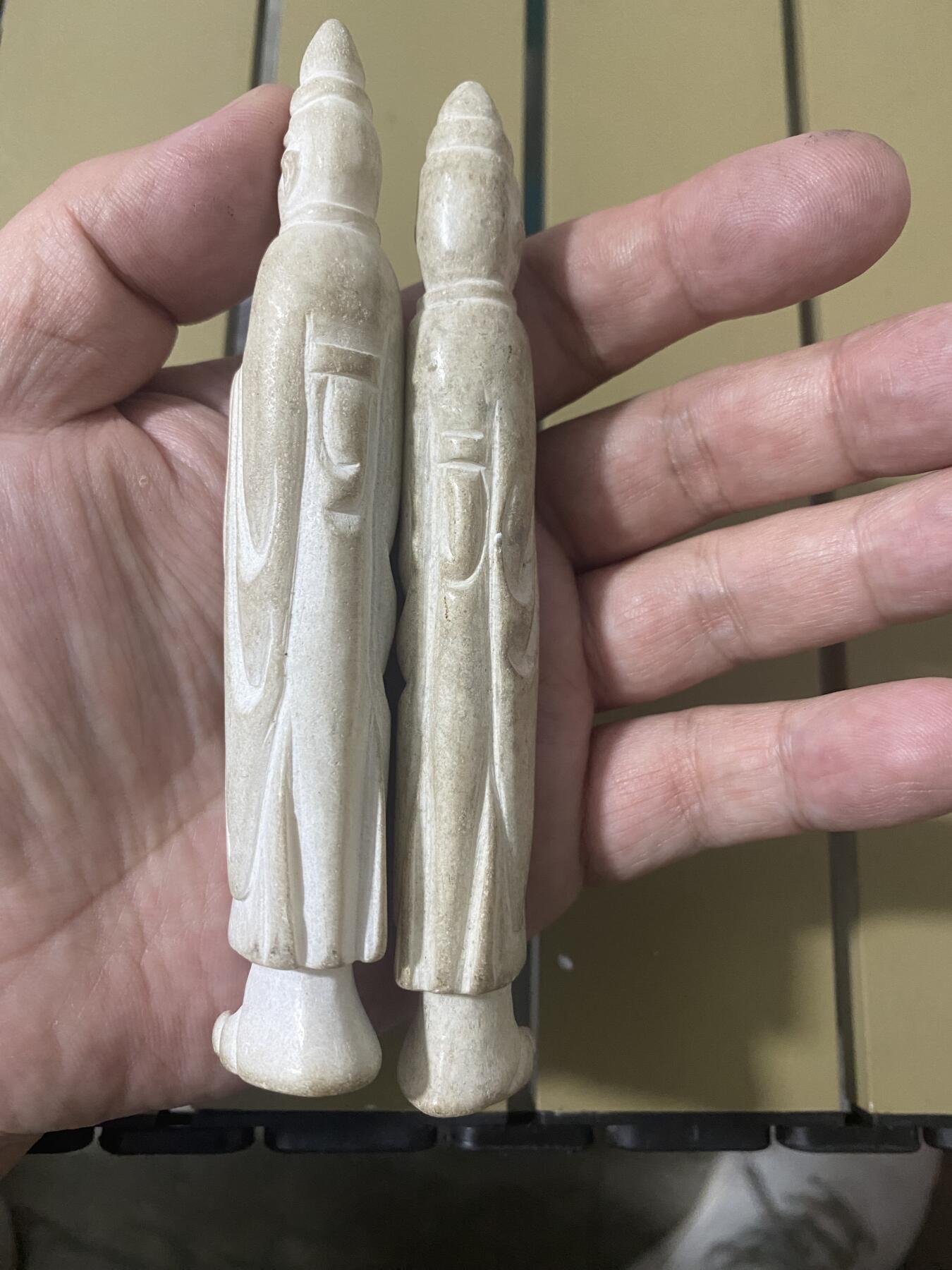 江南站杂件场 手把手一对，材质不知道