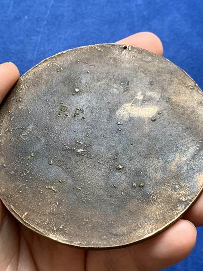 《竞宝斋》第438场 周日，周一，周二 3场连拍 （全场包邮） 围攻巴士底狱单面大铜章 高浮雕 12点处有打孔 119.7克 83.6mm大直径 细节见图