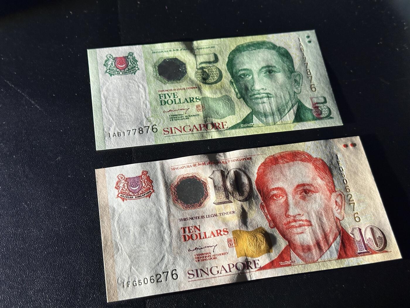 《外钞收藏家》第五百八十五期（精品场）（本平台长期征集拍品、欢迎藏友们联系合作）