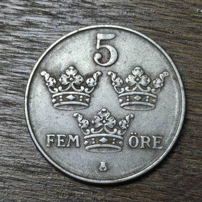 【铜匠收藏】★第132场★散币场，无佣金，30包邮。不满30元，支付5元运费。《接受代拍 代送NGC评级》 - 瑞典1946年 三冠 5欧尔 铁币