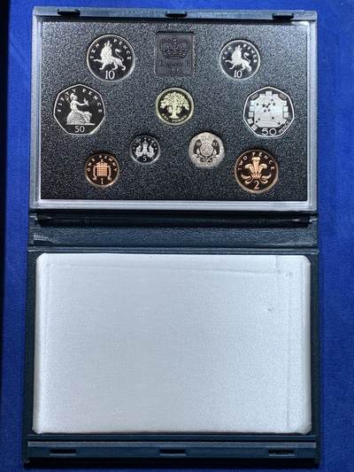 《竞宝斋》第438场 周日，周一，周二 3场连拍 （全场包邮） 英国硬币套装 1992年精制套装-含英国入欧纪念币（现在已脱欧了），非常少见，特殊意义