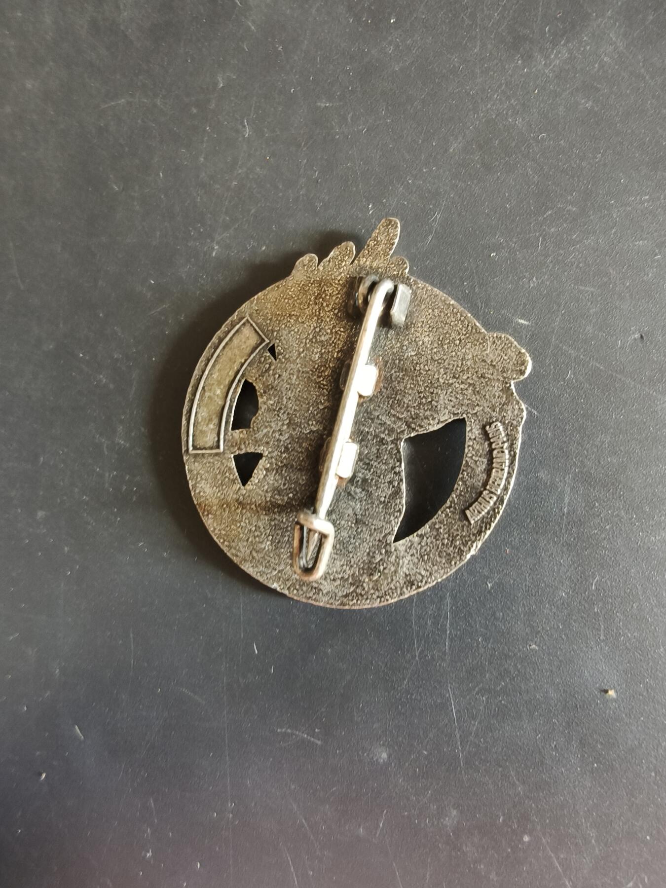 老王徽章第163期 13-15日三场连拍 16日统一发货  13、14日结束后可寄存 法国证章