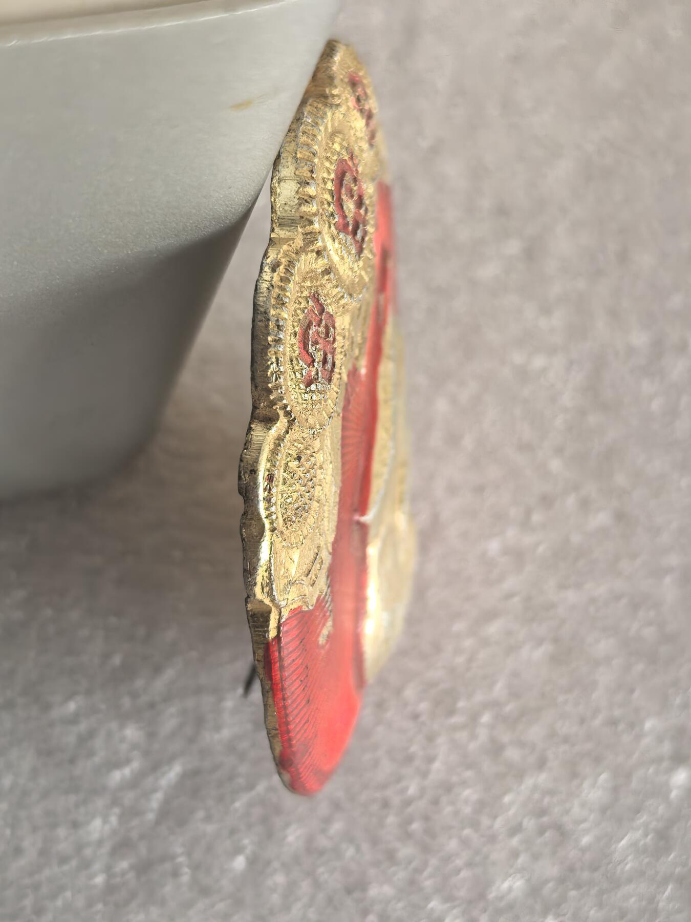 红色像章专场.包老包真.文革时期.实图拍摄.特价惠友 毛主席像章直径约60MM保真包老.编号280031