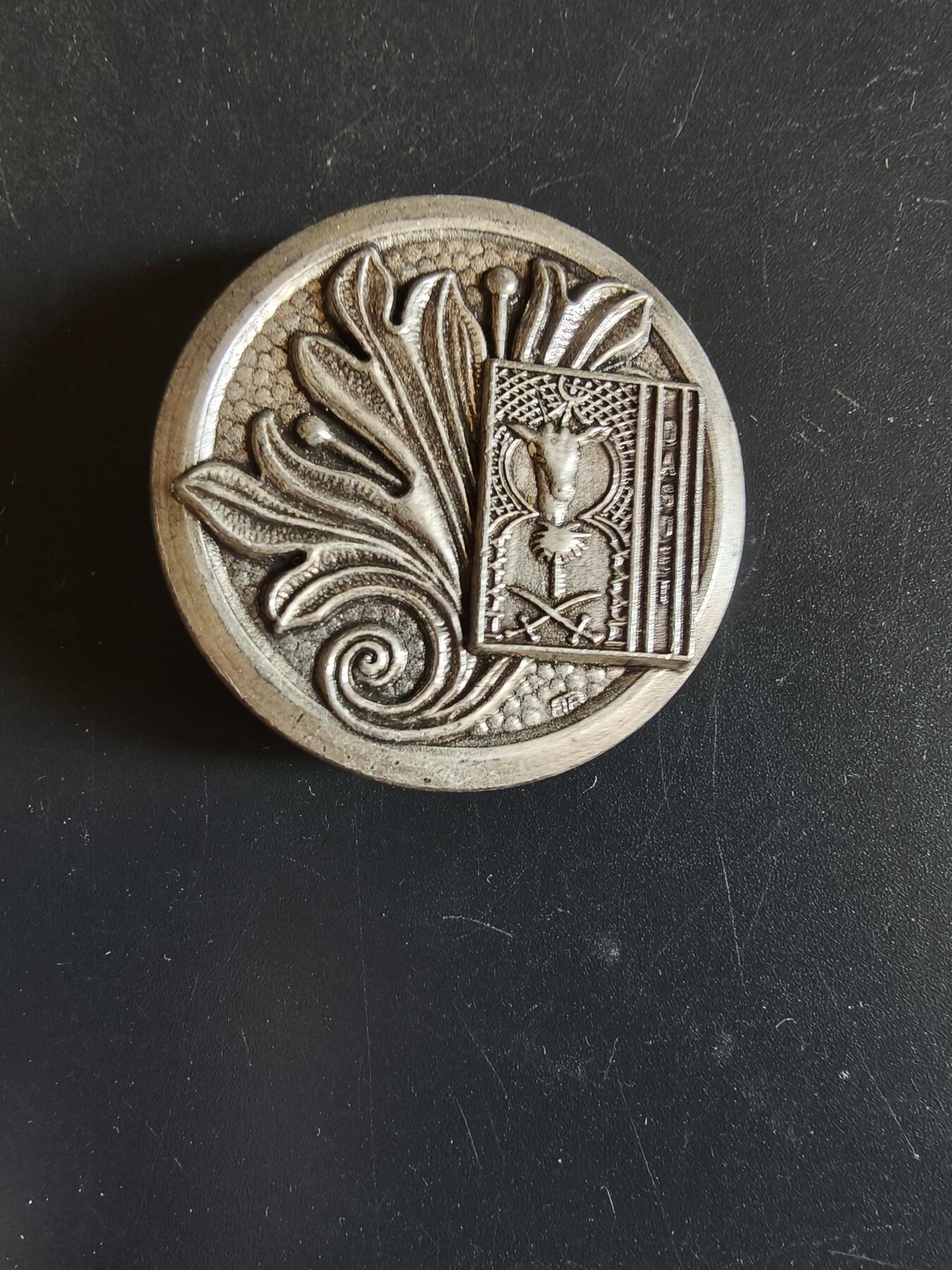 老王徽章第163期 13-15日三场连拍 16日统一发货  13、14日结束后可寄存 法国证章